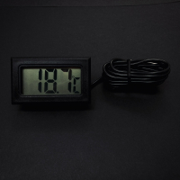 Электронный термометр с выносным датчиком температуры  — фото