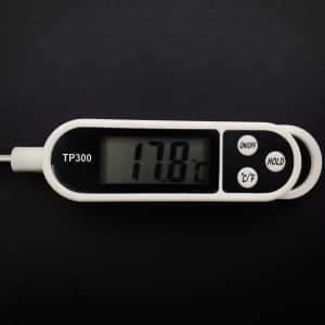 Цифровий електронний термометр зі щупом XT-300 — фото