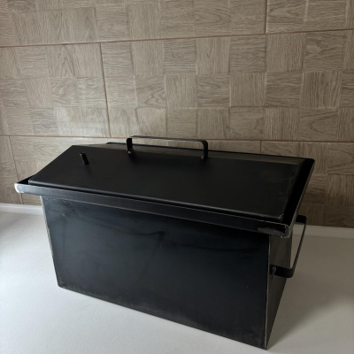 Коптильня черная для горячего копчения из стали